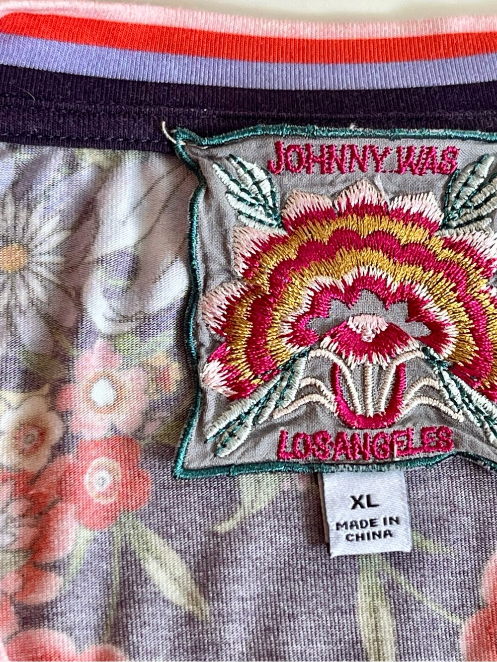 JOHNNY WAS EUC Navy Floral Short Sleeve Tee size XL - Picture 8 of 9